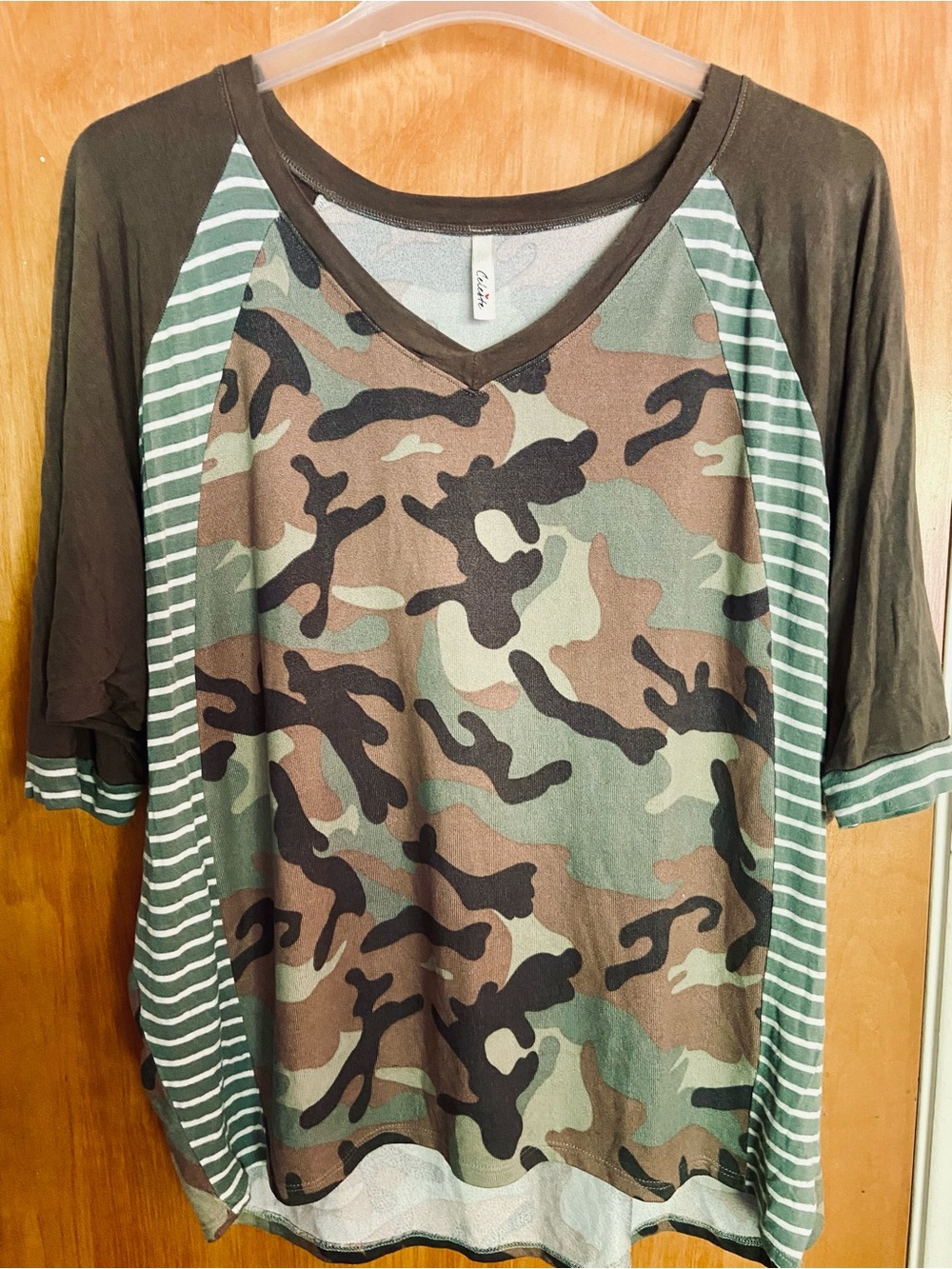 💚🤎🖤Celeste Boutique Brand 1X Women’s Short-Sleeve Raglan Tee-Camo/Olive/Brown